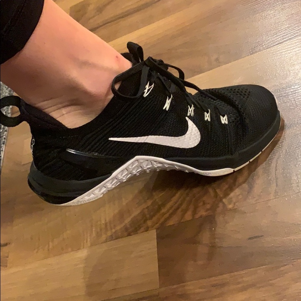 Women’s Nike metcon fly knit